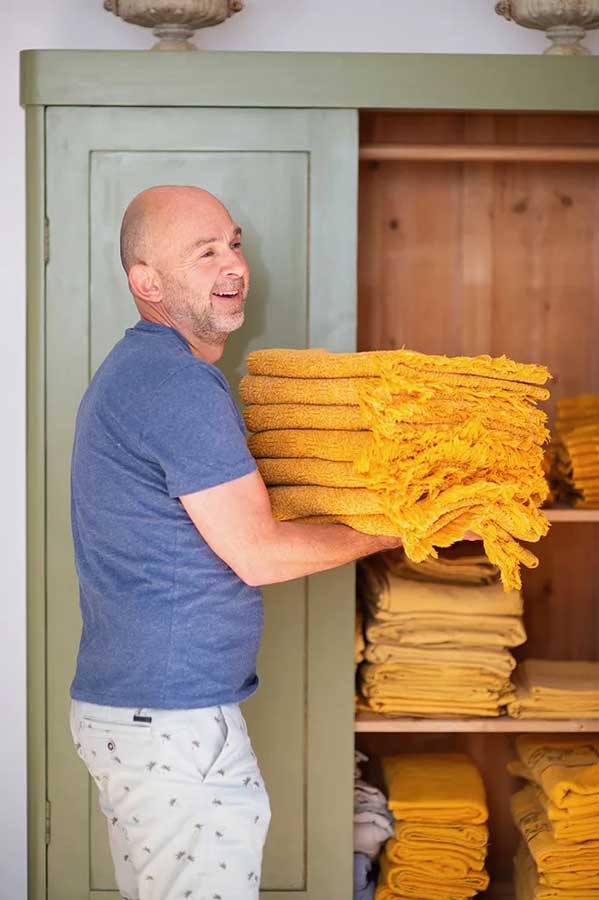 Changing-the-towels-casa-limon-andalucia